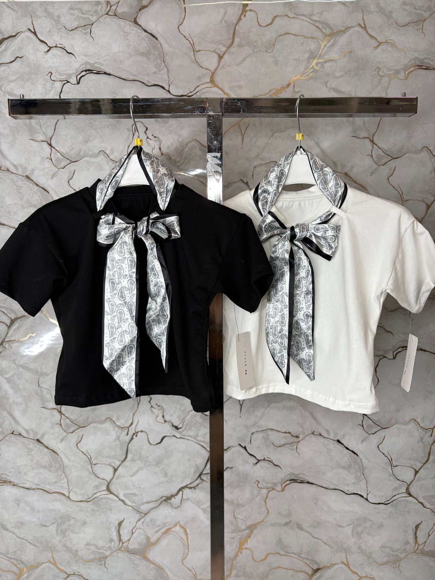 Maglia con foulard (NERA)